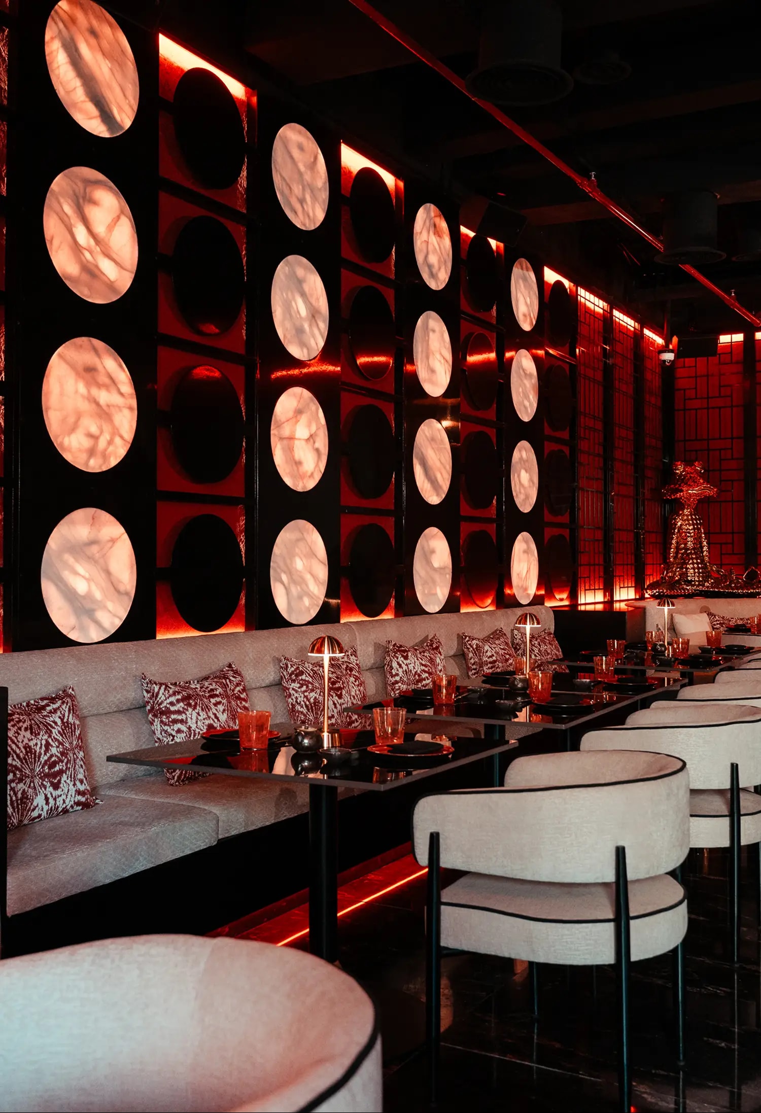 AKA Restaurant ambience